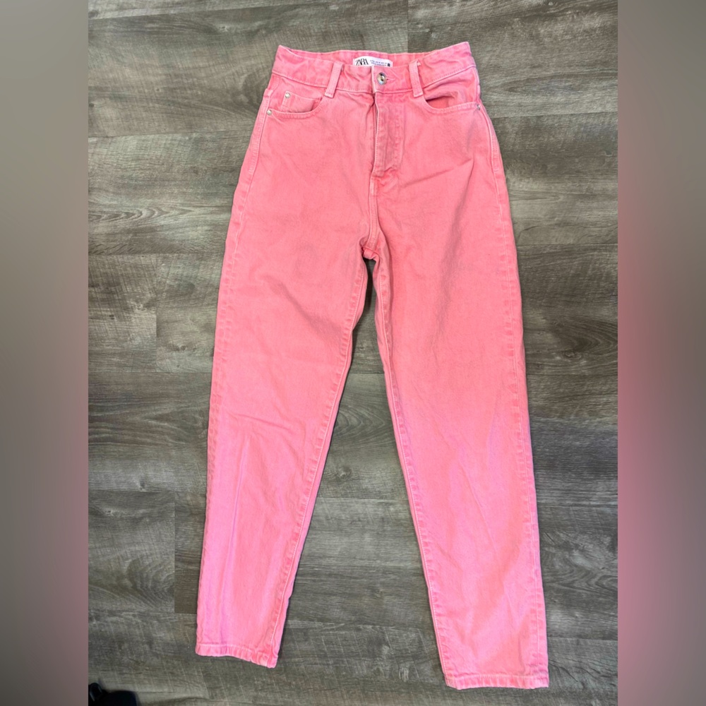 High waisted pink jeans by Zara